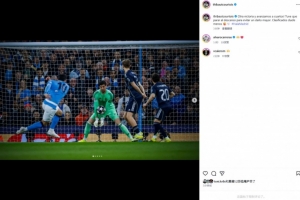 库尔图瓦社媒：为避免伤势加重提前下场，但胜利让疼痛不再难熬 - 资讯配图