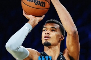 克六：我不能说我教了文班什么 反而是我从他那里学到了一些东西 - 资讯配图