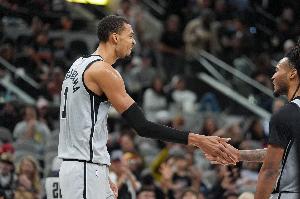 气势如虹！马刺再次开启3连胜 过去21场取得19胜2负 - 资讯配图