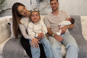 儿女双全!曼联后卫达洛特社媒宣布儿子托马斯出生 - 资讯配图