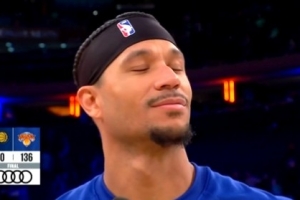 不愧是老六！哈特赛后接受采访 阿尔瓦拉多背后偷袭用力拍他屁股 - 资讯配图