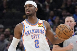 强是真滴强！亚历山大第三节10中8怒轰19分2板 三节砍下31分！ - 资讯配图