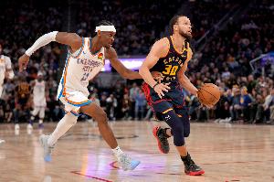 勇士季后赛打不过雷马湖掘狼？科尔：有希望就得拼 明年库里39了 - 资讯配图