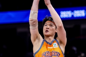 正负值+20!王哲林半场6中5高效拿下11分4篮板 - 资讯配图