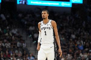 文班想要同时夺得MVP和DPOY！帕金斯：太棒了 这就叫树立标杆 - 资讯配图