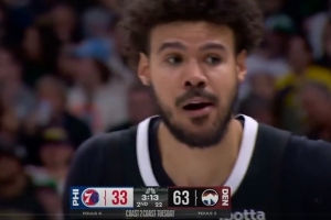 这边也花了！贾马尔·穆雷助攻卡梅隆·约翰逊三分 掘金领先30分 - 资讯配图