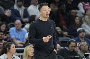 米奇：球队确实缺乏季后赛经验 所以必须全力以赴直面挑战 - 资讯配图