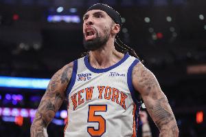 迈克·布朗:阿尔瓦拉多打出纳什式的表现 向纳什致敬 - 资讯配图