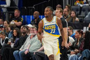 根本不丢！内史密斯半场4中4&3记三分高效拿下11分 - 资讯配图