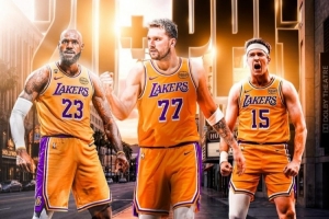 詹姆斯、东契奇和里夫斯场均皆20+ 本赛季唯一三人组 - 资讯配图