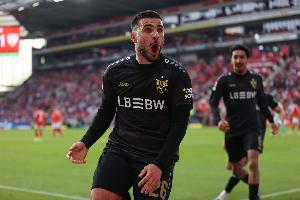 德甲22场16球！图片报：斯图加特想续约翁达夫 他在英超很有市场 - 资讯配图