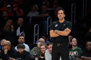 路威：人们会因热火打进总决赛而对他们产生误解 他们得做出改变 - 资讯配图