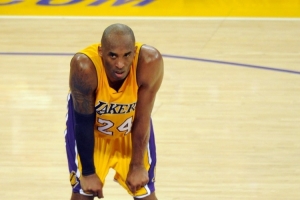 斯科特:胡德曾半场就砍下30分 科比主动请缨 下半场让他一分未得 - 资讯配图