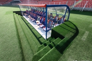 辽媒:辽宁铁人主场二次改造完工,替补席下沉让观众席观感更好 - 资讯配图