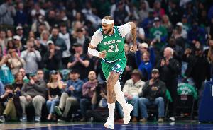 超高效发挥难救主!加福德10中9&7罚6中空砍24分8板 拼4前场板 - 资讯配图