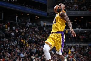 人类最强躯体！詹姆斯单场6记扣篮 个人近9个赛季以来最高纪录！ - 资讯配图