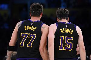 风云突变!湖人第三节22-37输了火箭15分 半场曾手握12分领先优势 - 资讯配图