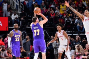 湖人再克火箭：卢卡勒布朗，申京杜兰特 - 资讯配图