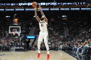 双枪!贝21中10&三分10中5砍25分 墨菲17中7&三分12中4砍23分 - 资讯配图