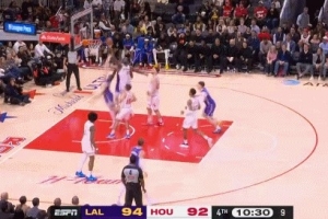 游鱼一般丝滑！小里夫斯背运过掉谢泼德 无惧补防挑篮取分 - 资讯配图