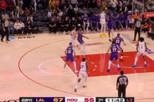 死神镰刀挥舞起来！杜兰特下半场回来跳投&三分球连拿5分 - 资讯配图