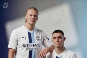 曼城新赛季第三球衣谍照曝光，由AI设计加上球迷票选 - 资讯配图