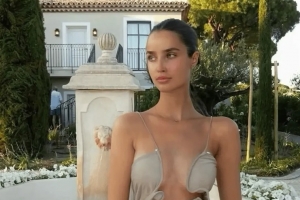 太阳报：阿诺德与模特女友和平分手，交往18个月后各奔前程 - 资讯配图