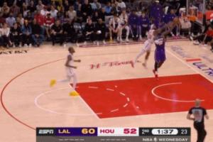 今天爽了！东契奇后场开球超远连线詹姆斯攻筐 老詹随后还送补扣 - 资讯配图