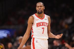 火箭名宿:杜兰特的小号事件把整支球队搞分裂了 队友都不击掌了 - 资讯配图