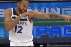 秀起来了！李凯尔三节压哨大号两分命中 进球后模仿海兰德庆祝 - 资讯配图