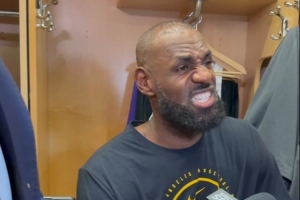 詹姆斯:我能上场帮助球队赢下一场比分焦灼的比赛 这种感觉很酷 - 资讯配图