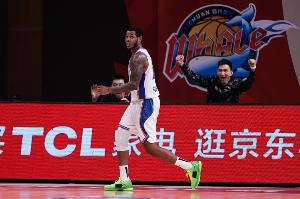 中国篮协开出罚单：经纪人证书被吊销 四川男篮及外援遭严重警告 - 资讯配图