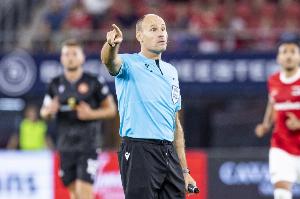 拉奥斯：特里皮尔的犯规为教科书式红牌动作，巴萨遭受了严重损害 - 资讯配图