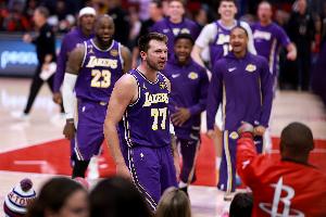 近11战10胜！东契奇：这始于我们的防守 每个人都在场上享受乐趣 - 资讯配图