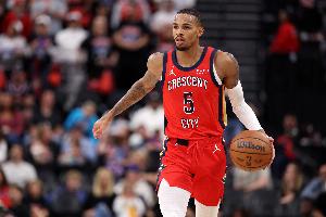 两双到手！德章泰·穆雷12中7贡献17分11助 也有6失误 - 资讯配图