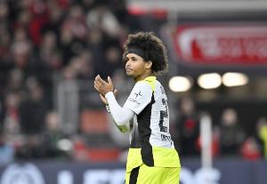 转会专家:多特准备给阿德耶米加薪续约,但不准备接受所有的条件 - 资讯配图