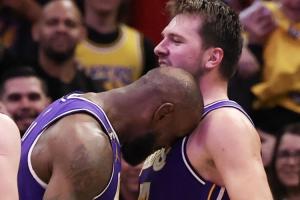 还能说啥！湖人七连胜期间詹姆斯出战4场全胜且出手均不超过15次 - 资讯配图