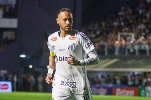 预测失准！内马尔此前预测巴萨3-1战胜纽卡，两队上半场战成3-2 - 资讯配图