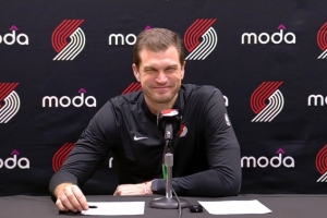 执教欧洲球员是什么体验?斯普利特:我可以对他们要求更严格 - 资讯配图