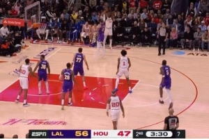 外线没谱！伊森侧翼接球 出手三分稳稳不中&三分已3中0 - 资讯配图