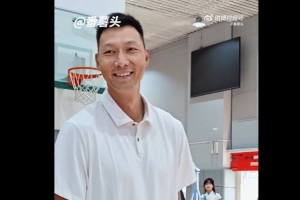 好久不见！易建联现身深圳 出席旗下薪火阵营活动 - 资讯配图