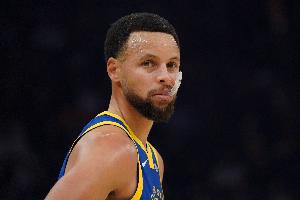 Shams：库里此前因膝盖问题接受富血小板血浆注射 目前已没有肿胀 - 资讯配图