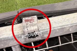 记者:导致诺阿·朗手指受伤的是锋利部件,当时部件是打开的 - 资讯配图