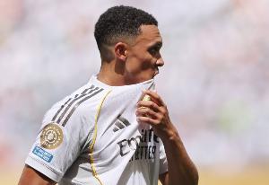 图赫尔谈阿诺德落选：这次征召的右后卫和他有一些不同的特点 - 资讯配图