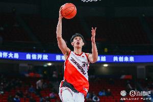 媒体人：广东难道就堵庞峥麟突破放三分吗？过度协防有点太胆大 - 资讯配图