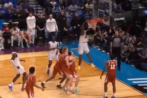 令人艳羡！状元大热迪班萨反击箭步突破 单臂举球双臂潇洒反扣！ - 资讯配图