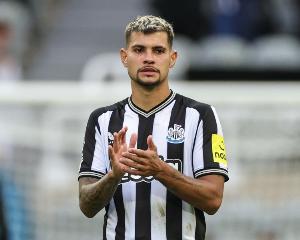 罗马诺:吉马良斯与纽卡没有解约条款,曼联还没决定引进哪名中场 - 资讯配图