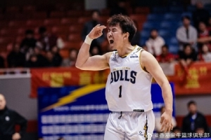 客场赢球帅照来袭 香港金牛锁定本赛季NBL常规赛积分榜头名 - 资讯配图