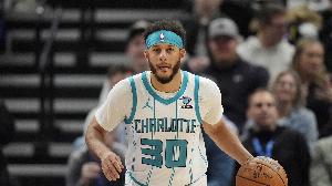 小库里：我爸是黄蜂队史首位球员 而我是最后一个黄蜂30号球员 - 资讯配图