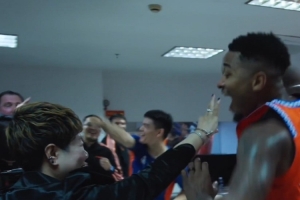 爆冷击败北京！福建更衣室赛后嗨爆了 老板娘承诺三倍奖金 - 资讯配图